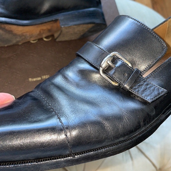 Authentic Gucci shoes - Picture 4 of 16